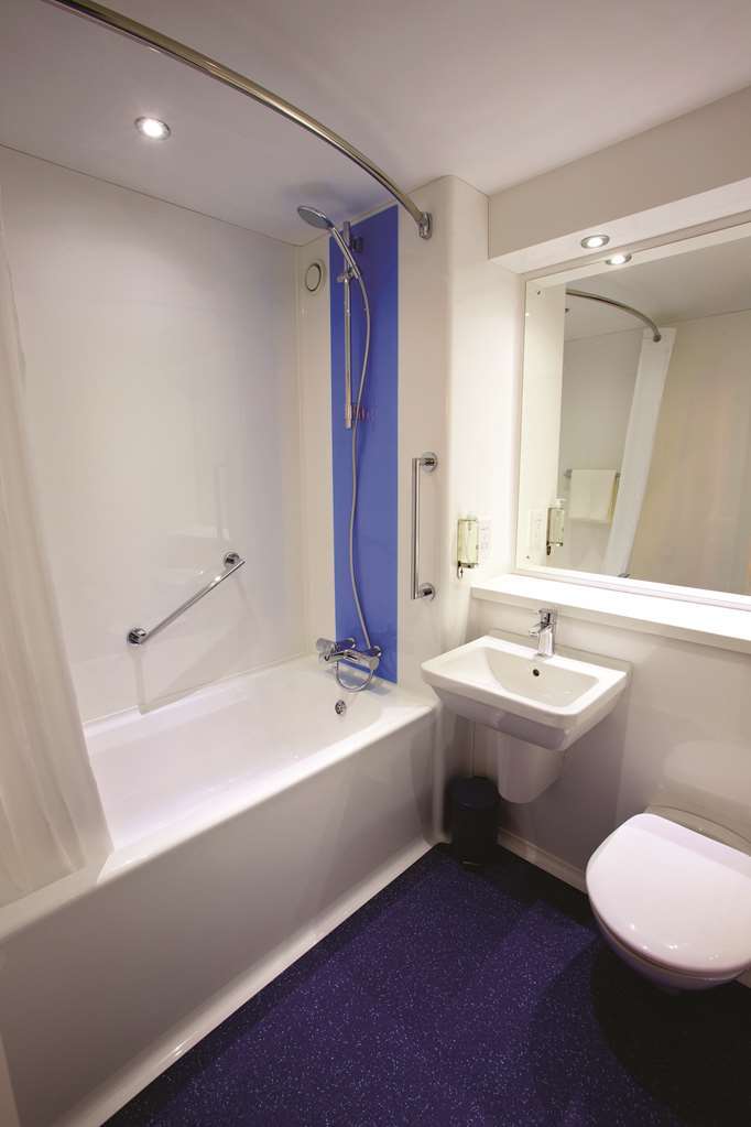 Travelodge Дройтвіч Номер фото